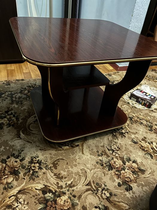 Продам журнальный столик