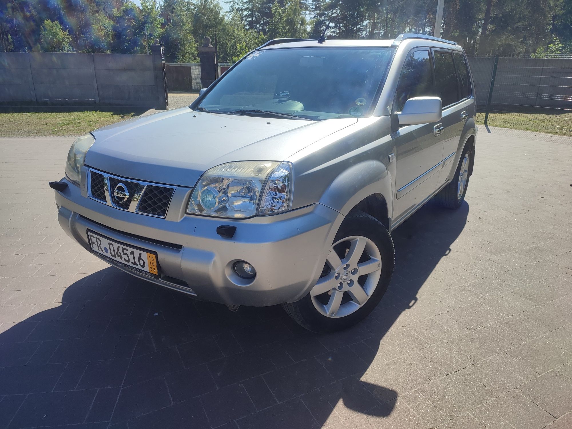 Nissan x-trail на тимчасовій реєстрації