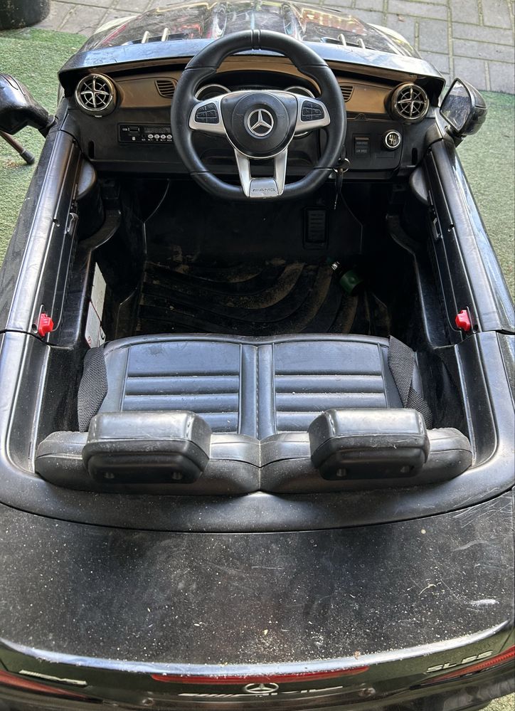 Samochód na akumulator Mercedes AMG