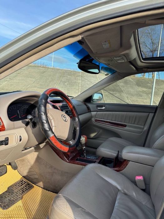 Toyota Camry v30 2.4  Торг