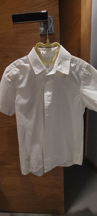 Biała koszula dla chłopca