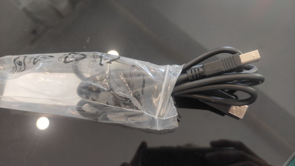 HDMI, VGA, and USB A to USB B Cables64171727680515121