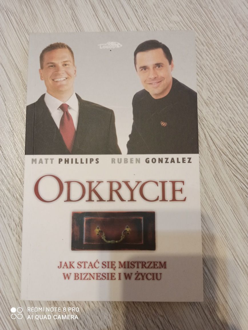 Książka ,,Odkrycie,,