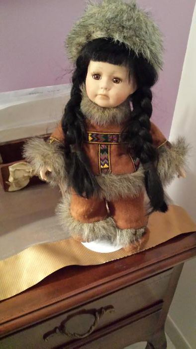 Boneca em porcelana antiga