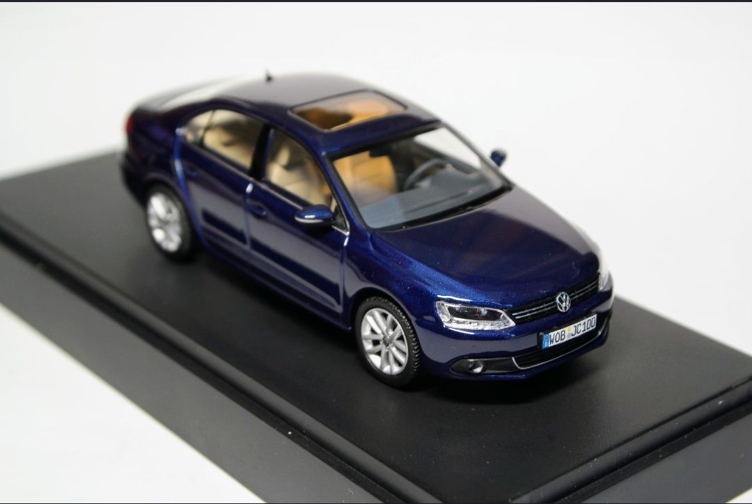 VW Volkswagen Jetta VI 2010 Blue Metallic Minichamps® skala 1:43