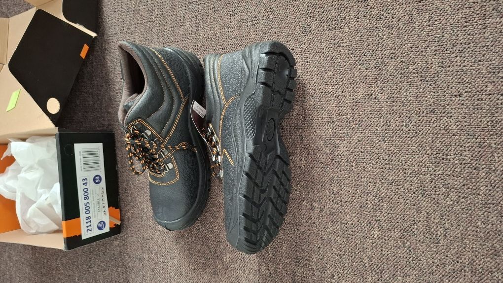 Buty robocze nowe rozmiar 43
