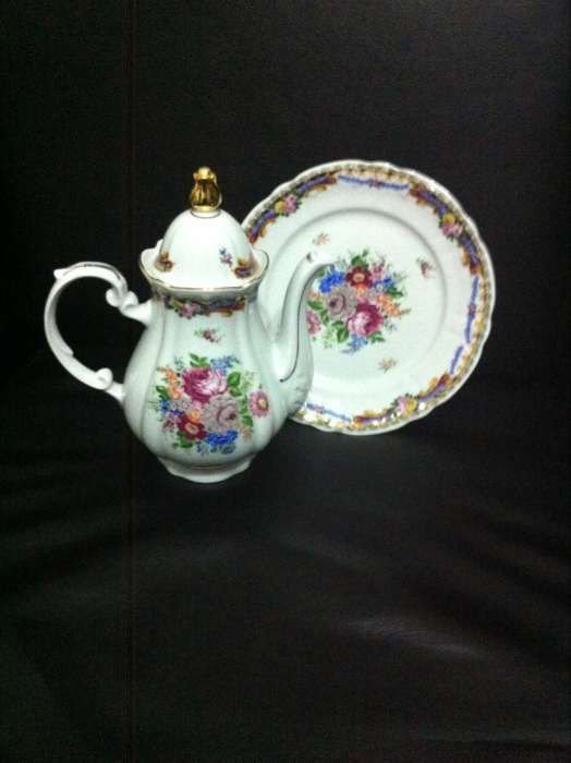 Vendo Porcelana Limoges Bule e Prato