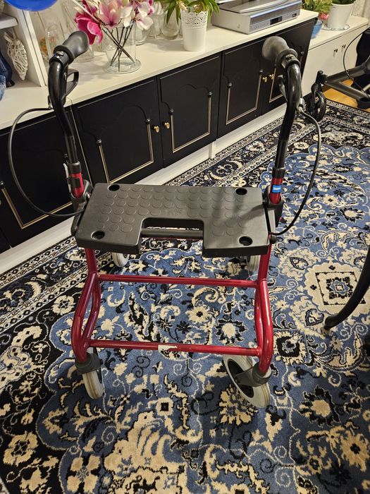 Chodzik balkonik podpórka na kółkach.