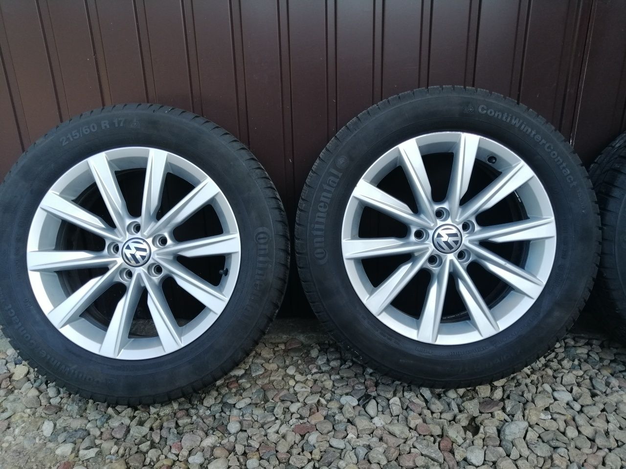 Felgi aluminiowe z oponami zima Continental 215/60/17
