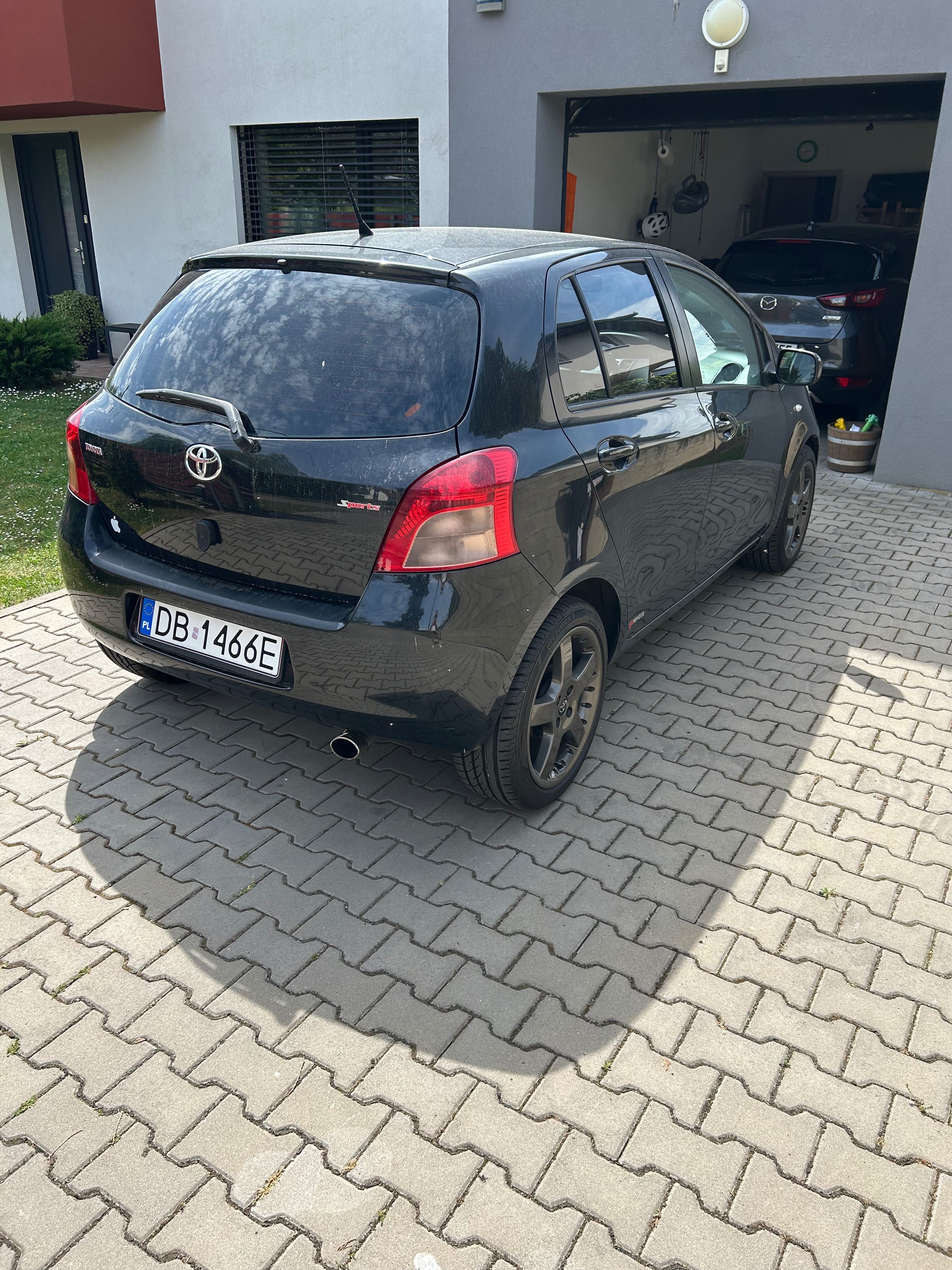 Sprzedam toyotę yaris