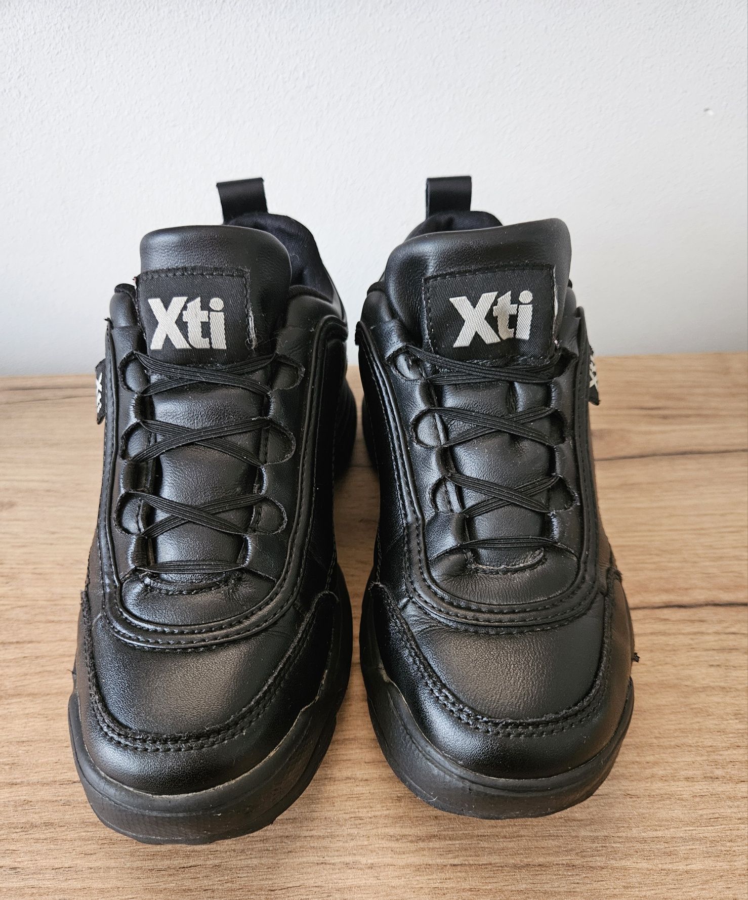 Sneakersy XTI rozm. 33 czarne adidasy