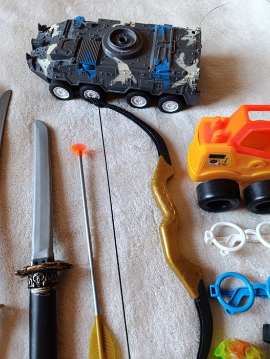 Игрушки. Цена за всё