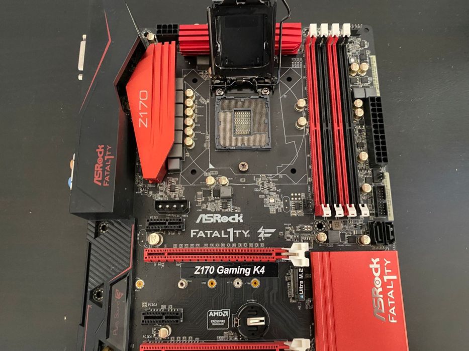 Asrock Fatal1ty Z170 Gaming K4 (Peças/Reparação)