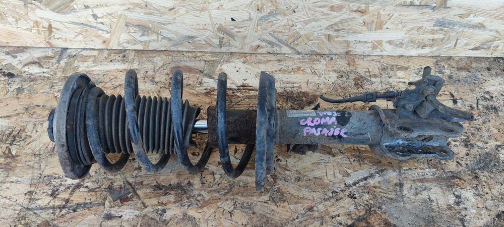 Fiat Croma II FL LIFT 1.9 JTD McPherson Prawy Przedni Prawy Przód PP