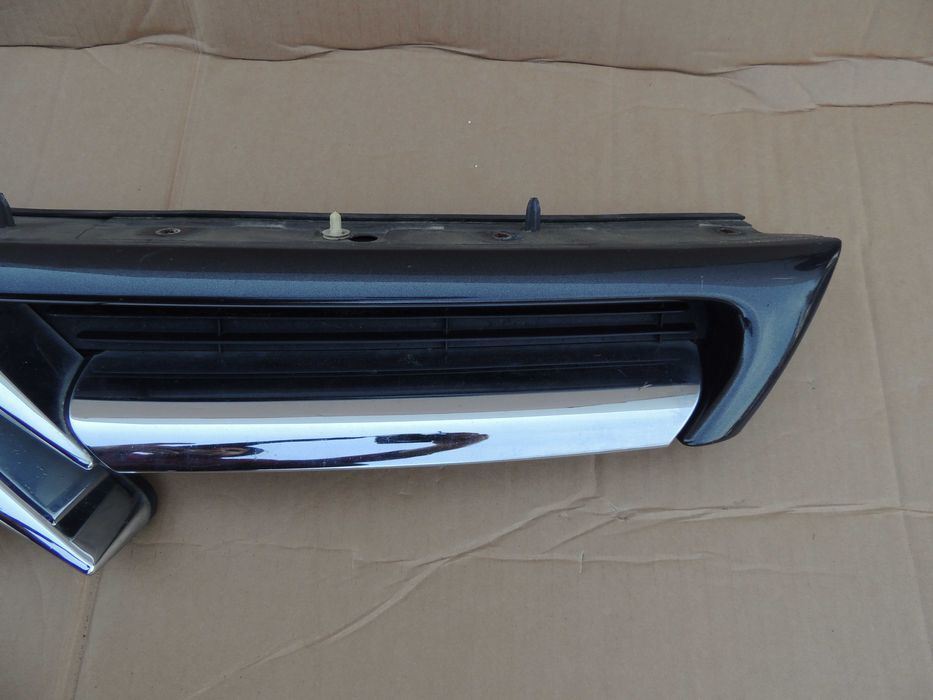 Atrapa grill emblemat Citroen C8 chrom na maskę wlot powietrza