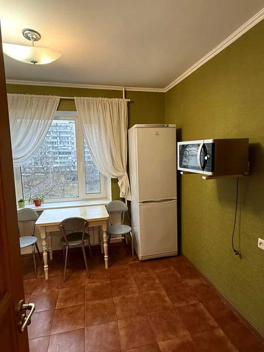 Здається в оренду 1 кімнатна квартира біля метро Героїв Дніпра