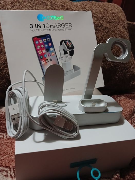 Бездротовий зарядний пристрій 3 в 1 для гаджетів від Apple