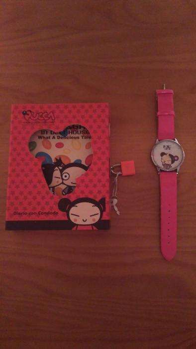 Diário e relógio da Pucca