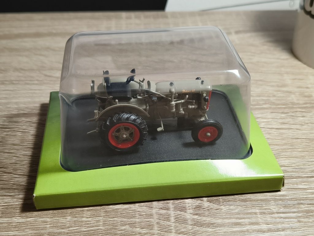 Model Zetor 25 - 1951 Nowy 1:43 Hachette na Podstawce Unikat