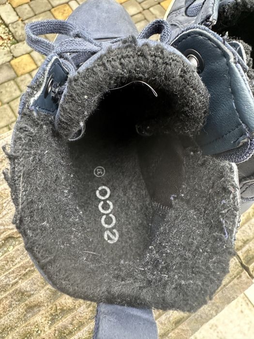 Продам  зимнюю детскую обувь ecco