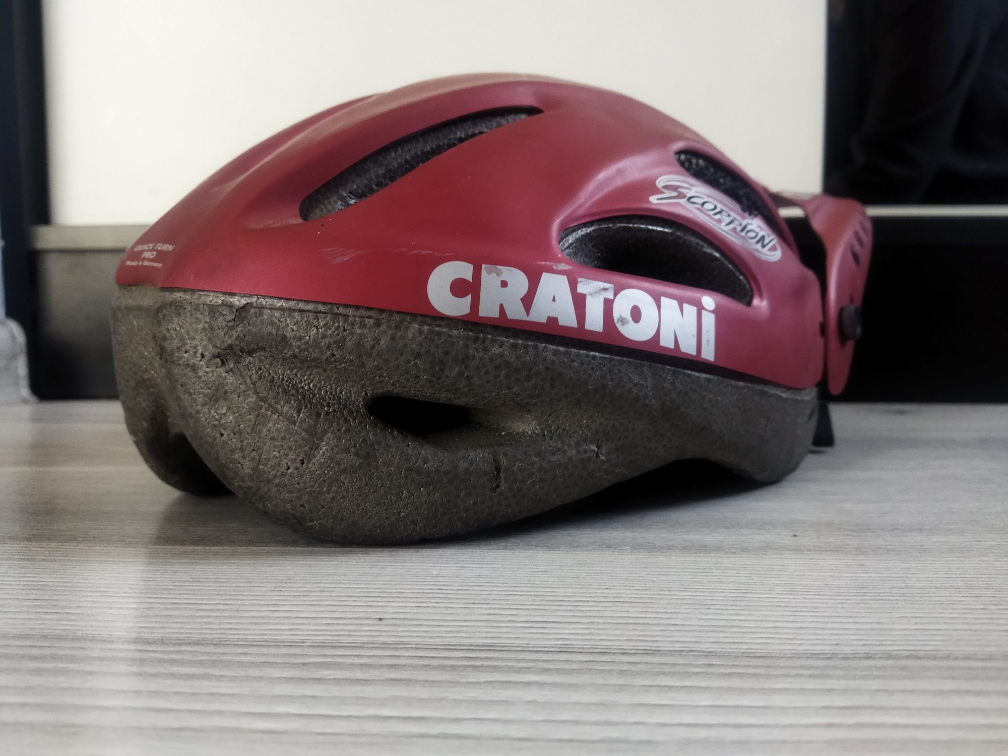 Kask rowerowy skorpion /55