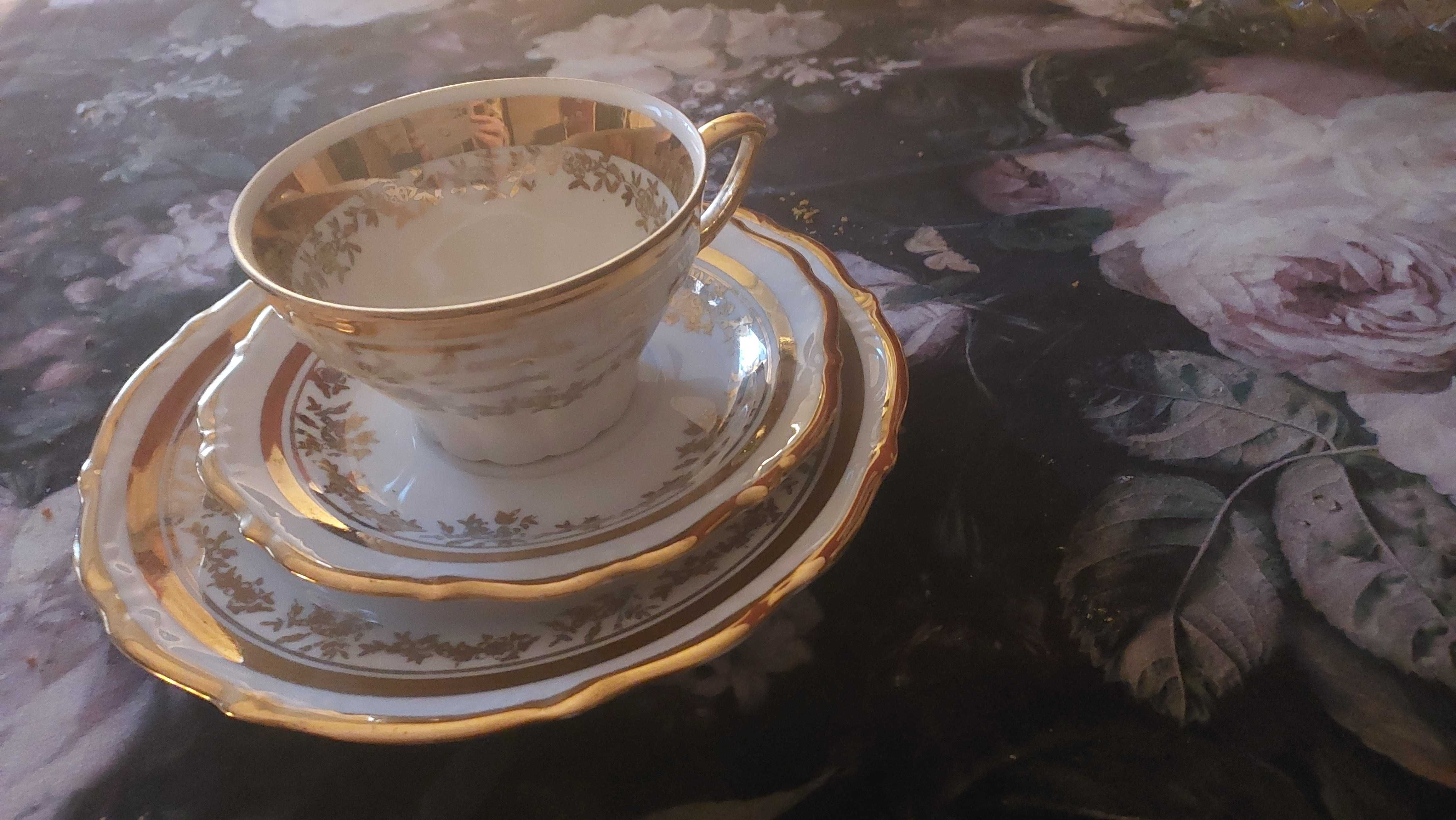 Porcelanowy zestaw z okazji Iszej Komunii sw.