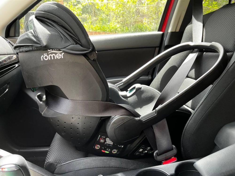 Автокрісло Britax Römer Baby-Safe 5Z2 (Space Black)