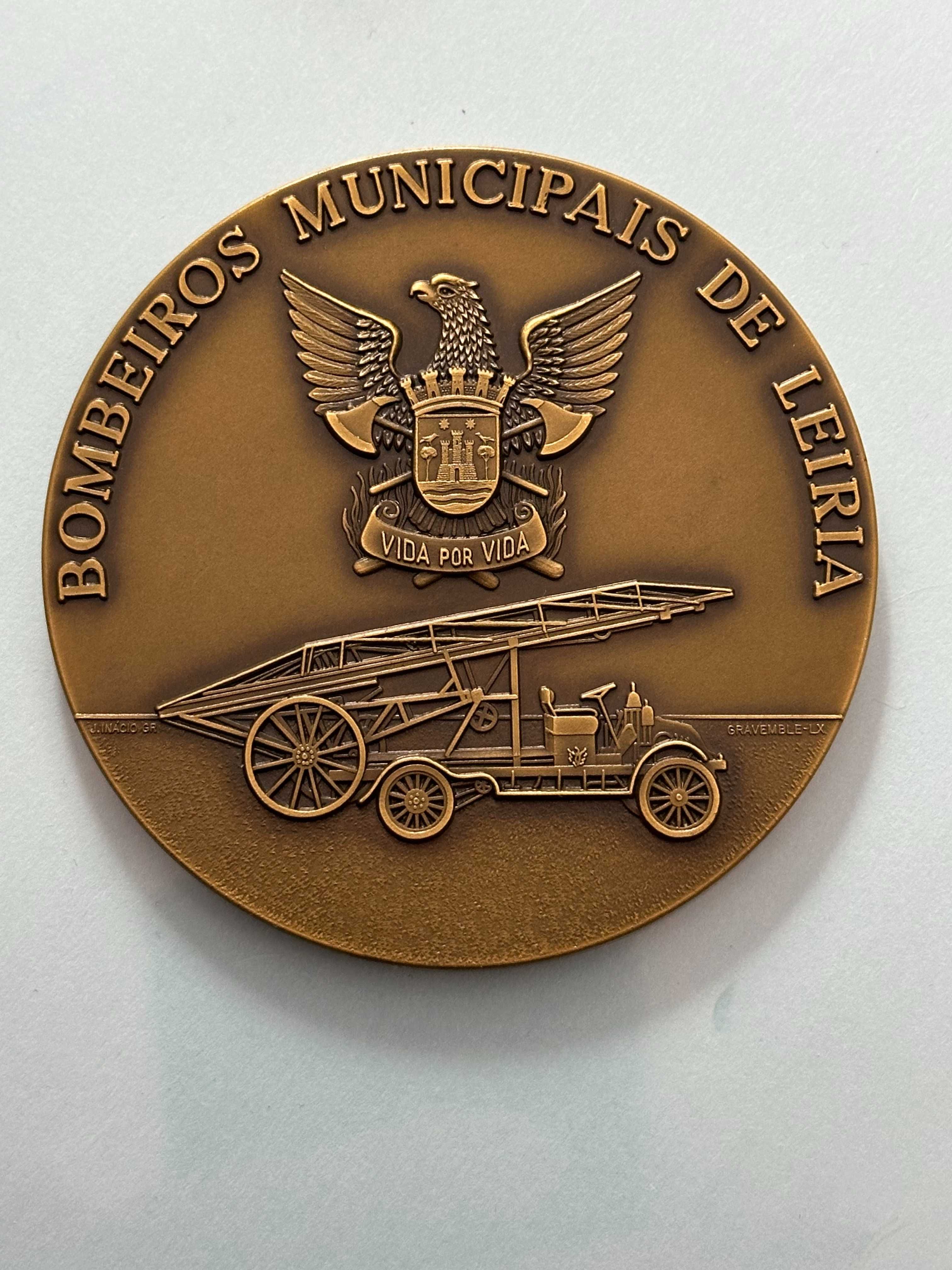 Bombeiros Municipais de Leiria - Novo Quartel 1988 - medalha  Ø 80mm