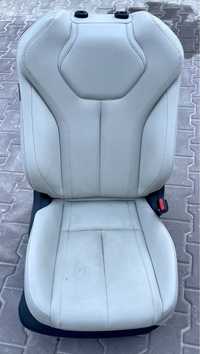 Правое переднее сиденье Infiniti Q60 кожа