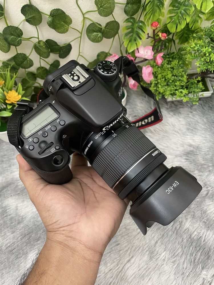 Canon Eos 70D WiFi/ecrã tactile com lente 18-55mm