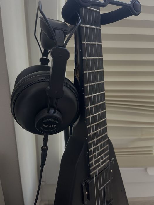 gitara Harley Benton flying V