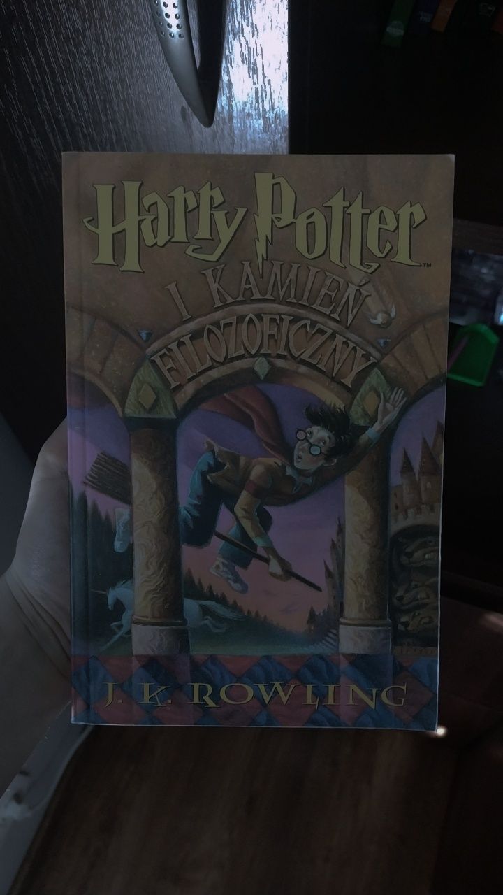 Zestaw 7 książek z serii Harry Potter, stare wydanie
Harry Potter i K