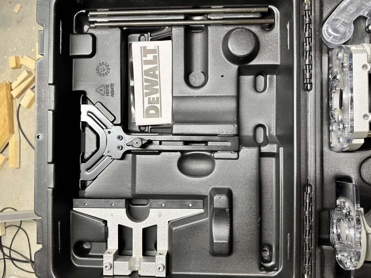 Frezarka DeWalt D26204K