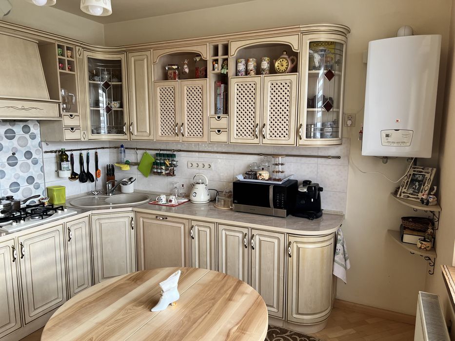 Продам НЕДОРОГО кухню з технікою