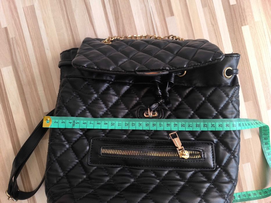 Pikowany plecak, złote dodatki, damski, pojemny, średni