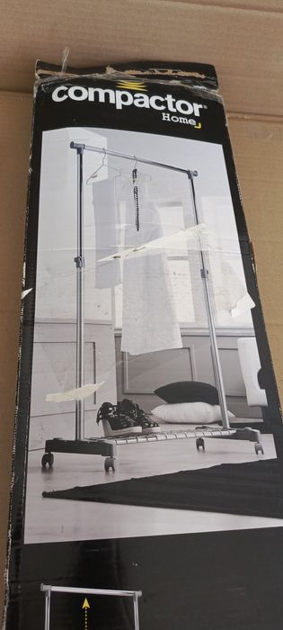 Wieszak na ubrania Compactor