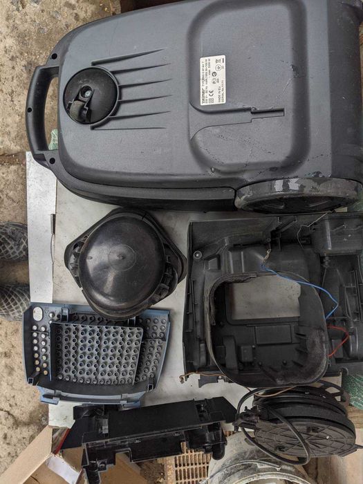 Пилосос на запчастини