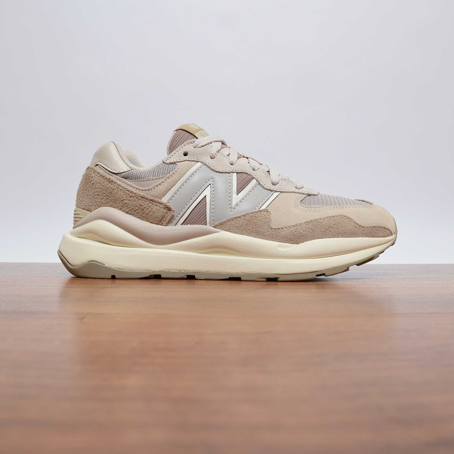 New Balance 5740 Moonbeam кроссовки оригинал 42.5 / 27см