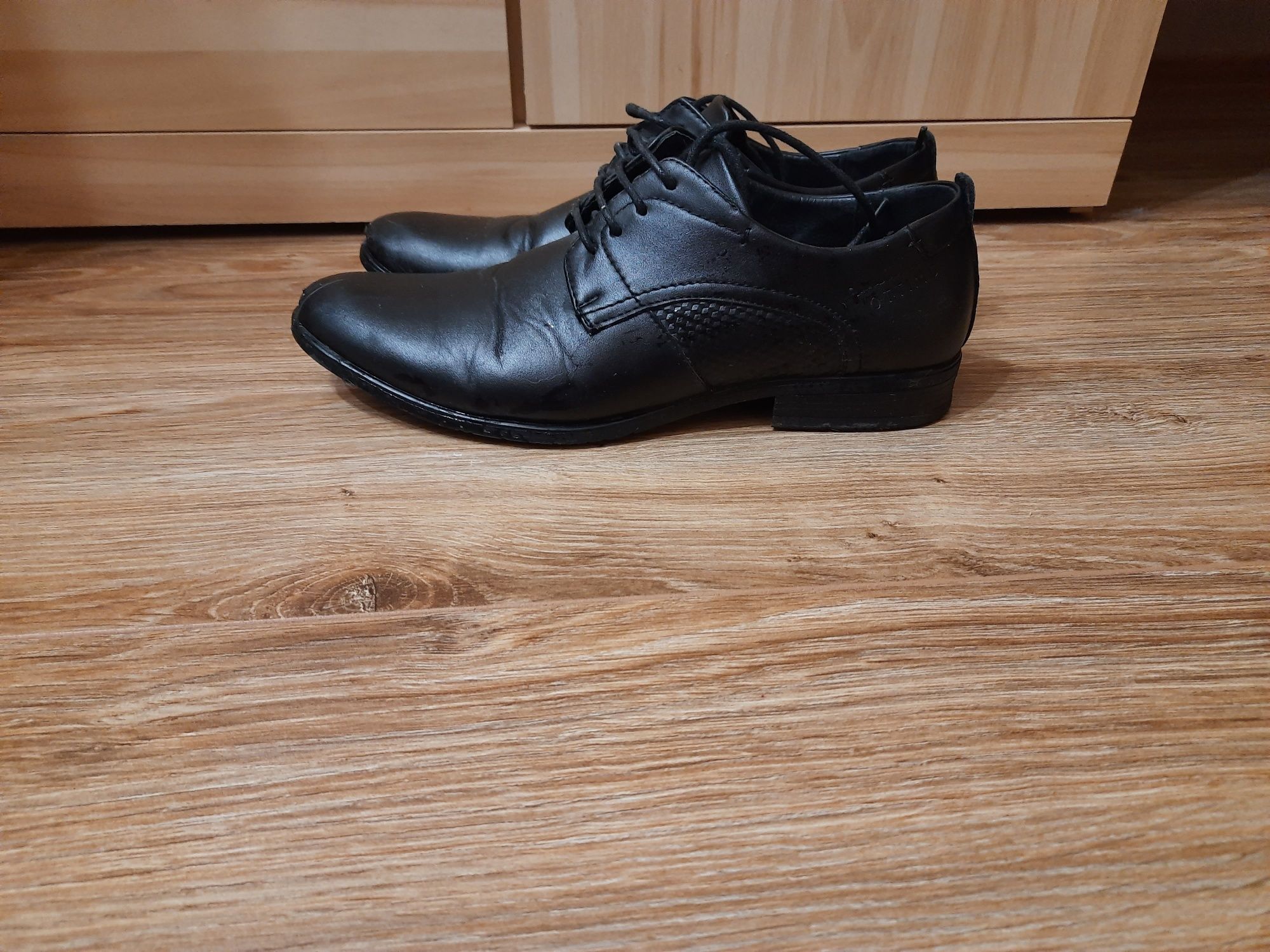Garnitur męski Kubenz + buty