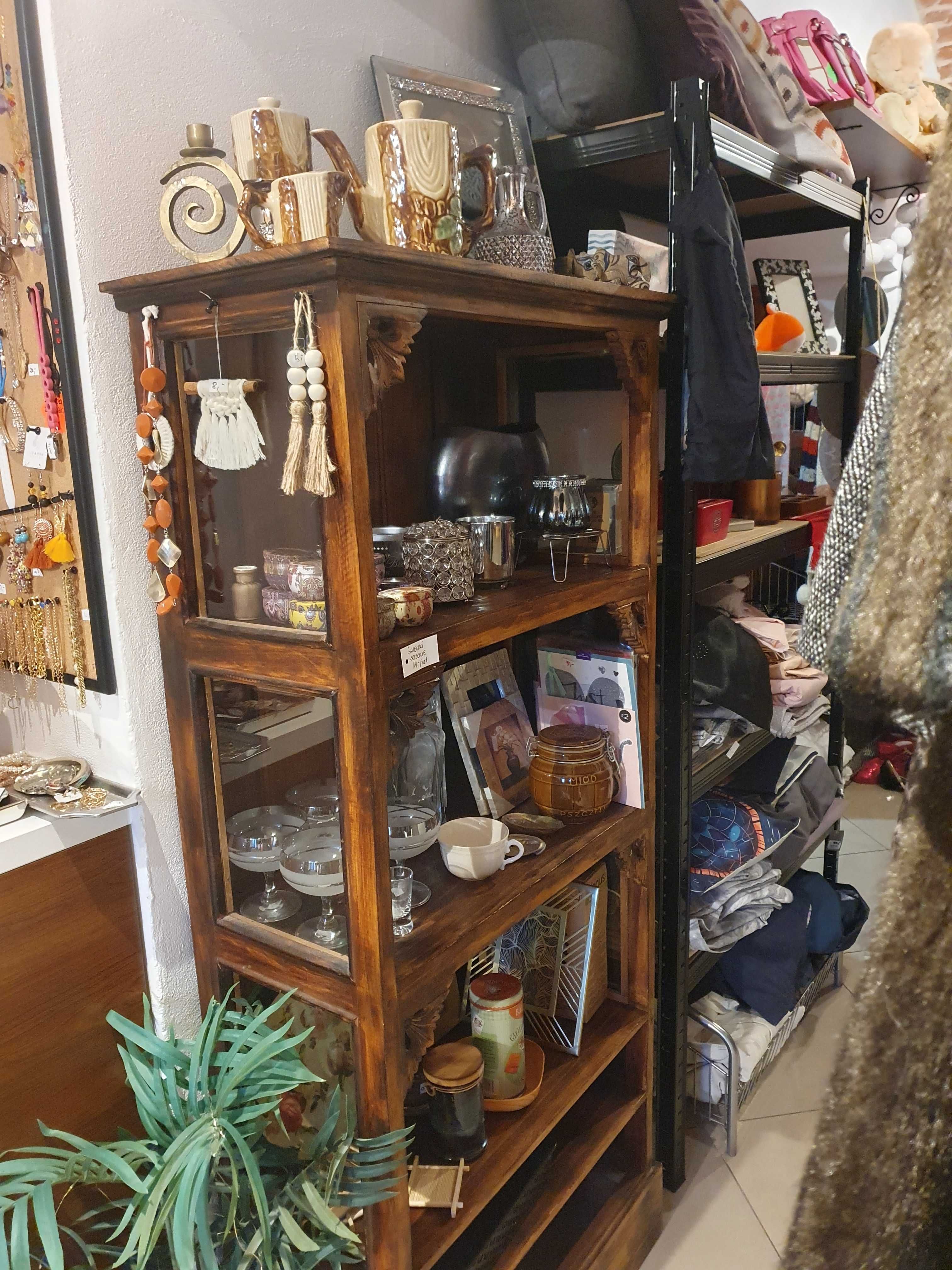 Odstąpię sklep odzieżowy second hand w klimacie Vintage od 1 sierpnia