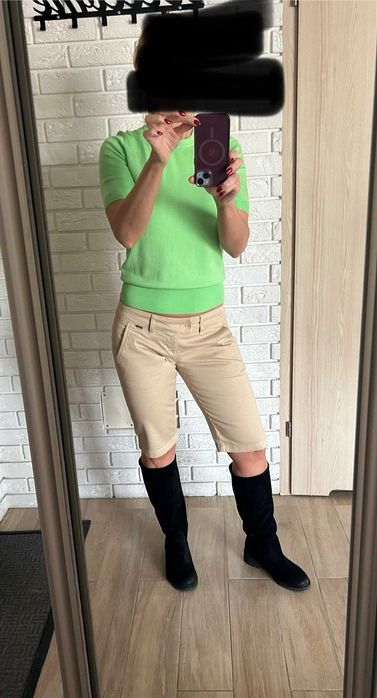 Beżowe damskie dopasowane spodenki szorty przed kolano Gang