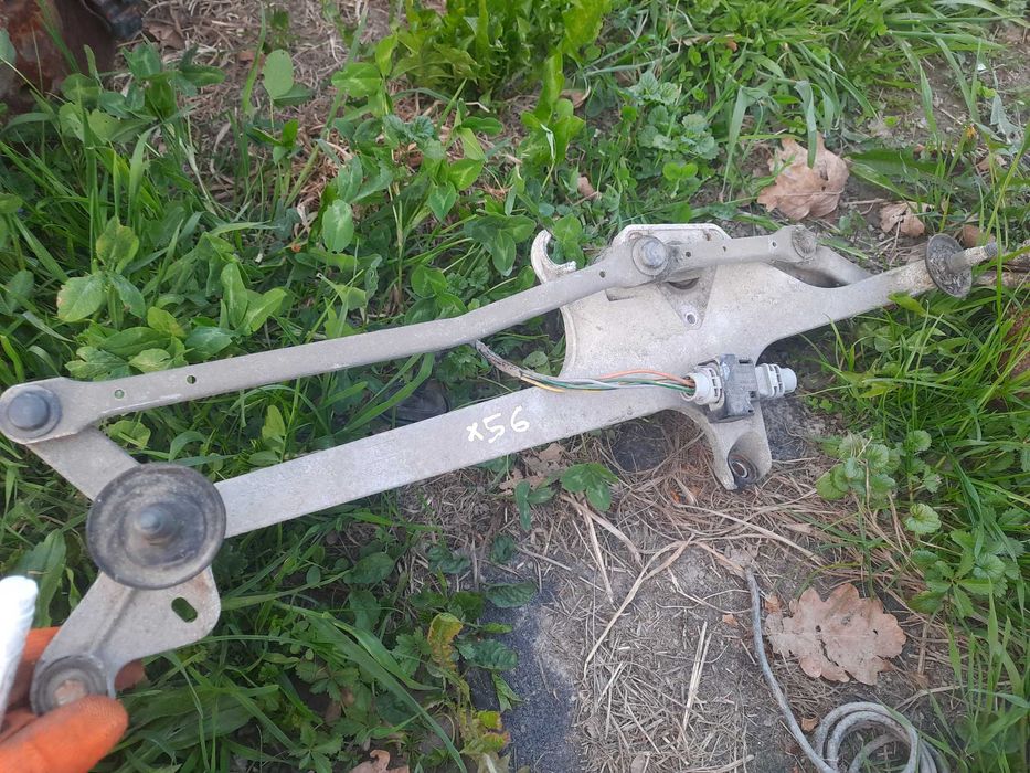 Трапеція дворніків та моторчик рено лагуна C7482