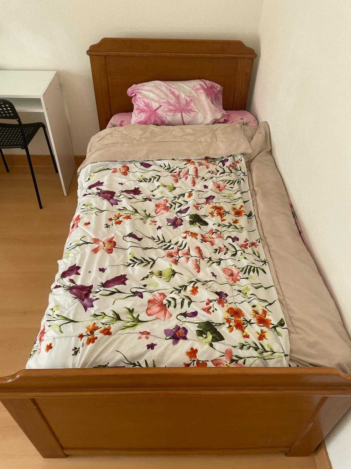 Apenas mulher Quarto compartilhado  cada cama 300€+300€ da calção