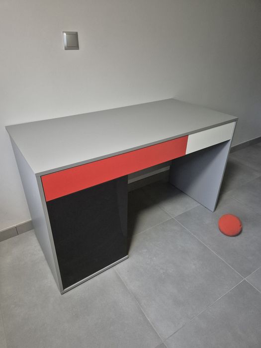 Biurko do oddania za 1 kg dobrej ziarnistej  kawy.