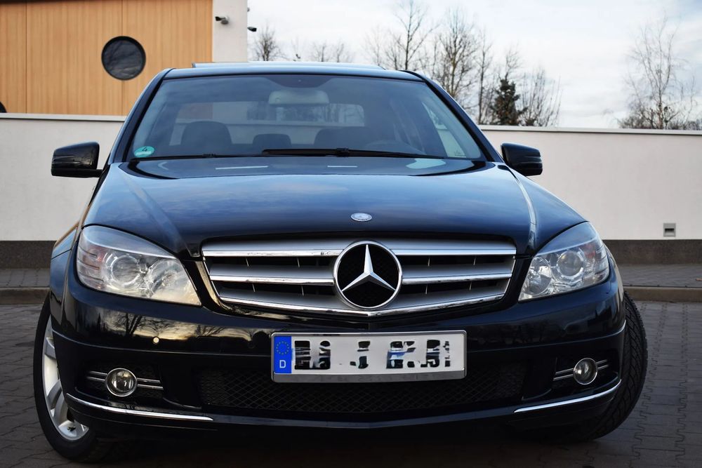Mercedes-Benz Klasa C Automat*Benzyna*Chromy*Półskory*Nawi*Szyberdach