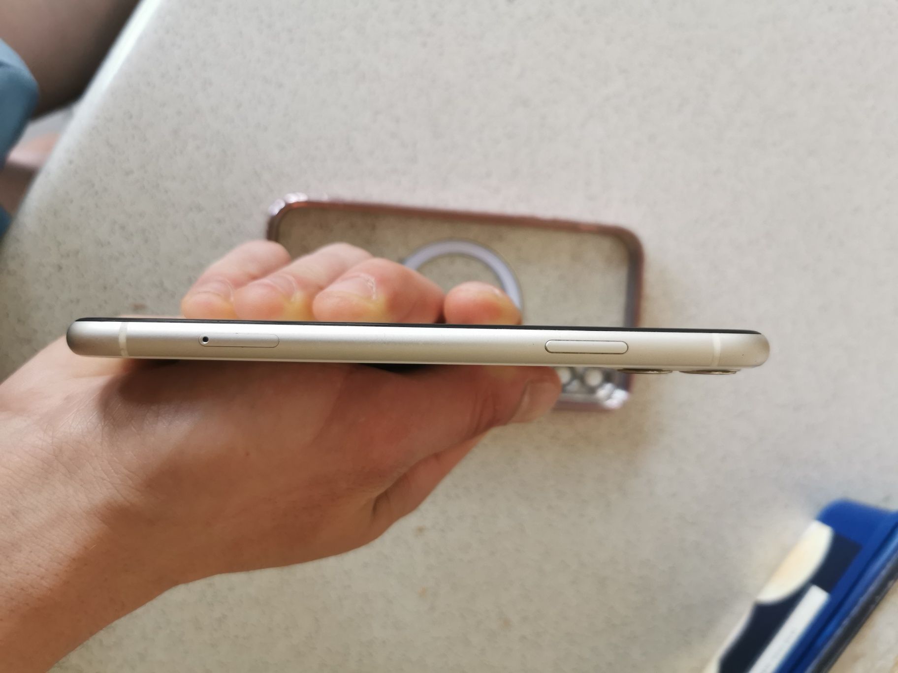 Iphone 11 4/64gb