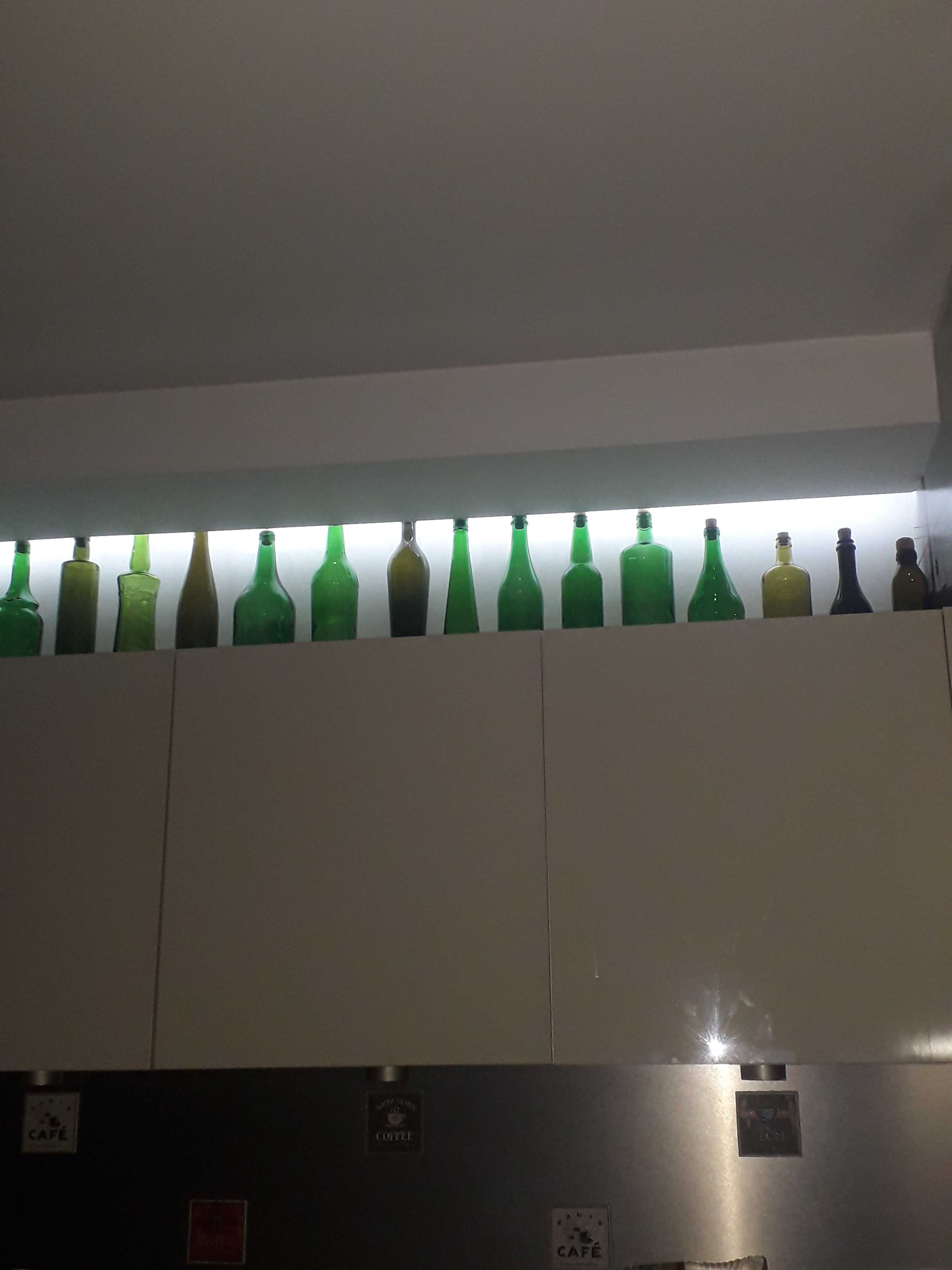 Butelki piękne zielone do ozdoby domu