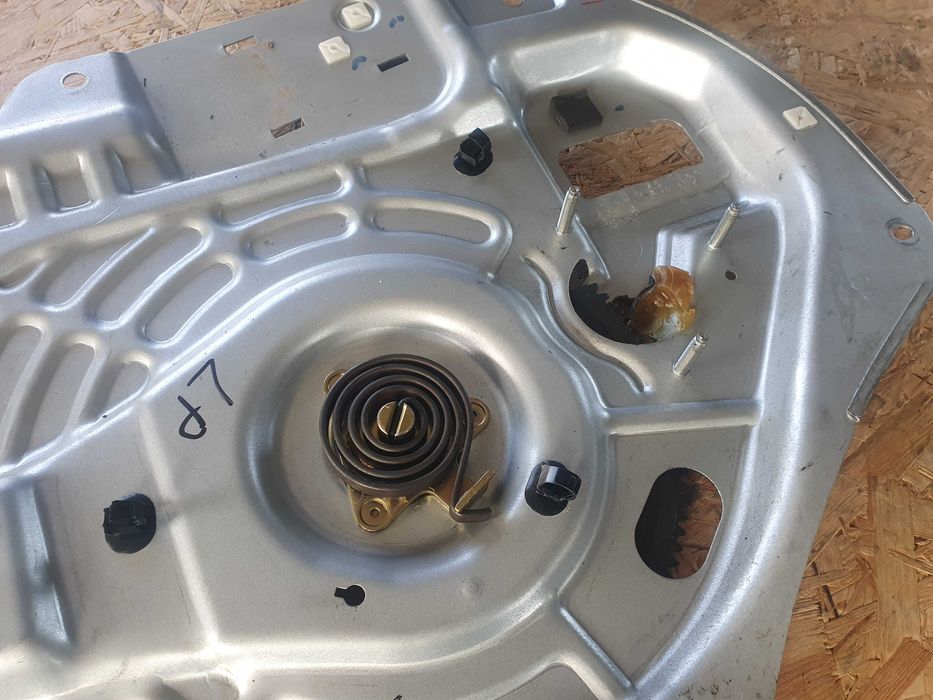 Mechanizm podnośnik szyby lewy przód Hyundai Tucson 1 07r eu sprawny