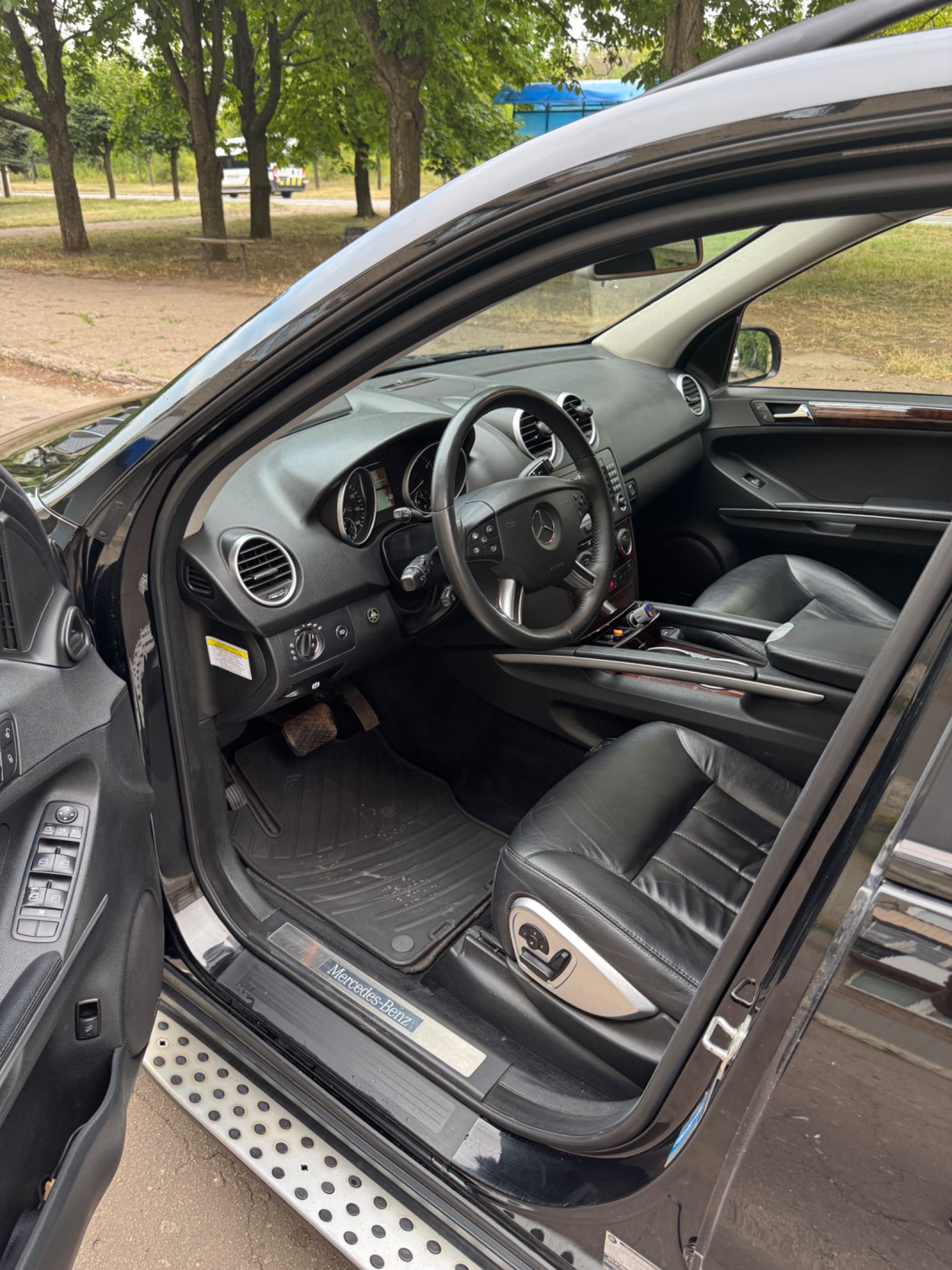 Mercedes-Benz ML-500