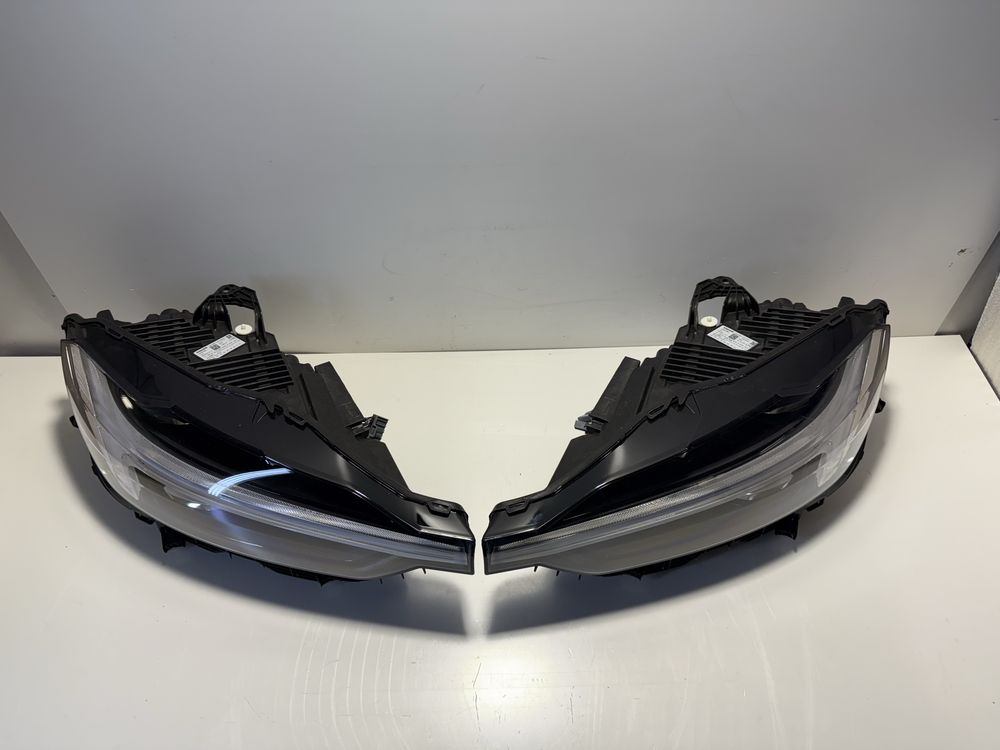 Volvo XC60 2 II lampy przednie komplet NOWE Mid led